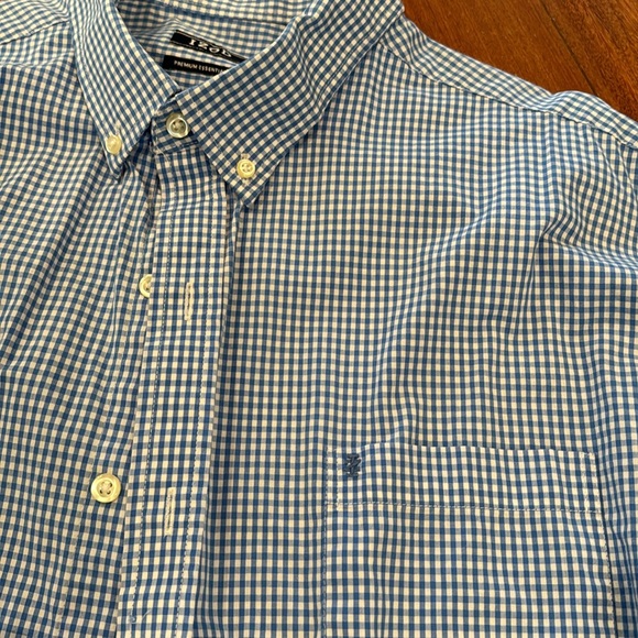 NWOT BUTTON UP SHIRT - Picture 3 of 4